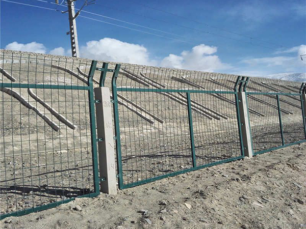 鐵路護(hù)欄網(wǎng)圖片3